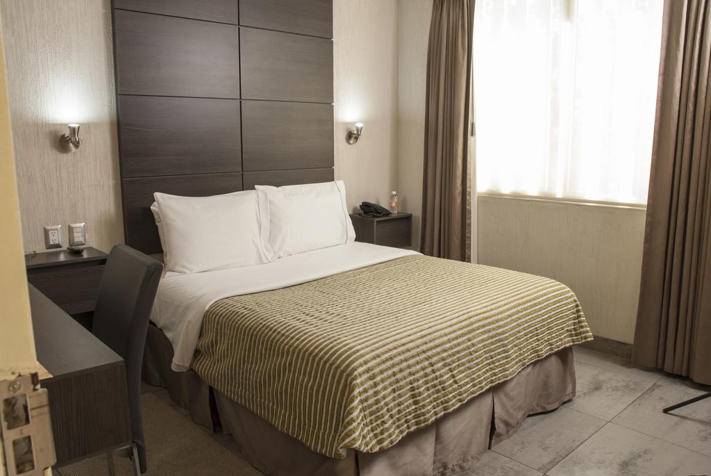 Hotel Expo Abastos กัวดาลาฮารา ภายนอก รูปภาพ